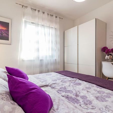 Apartment Pula Relax Buitenkant foto